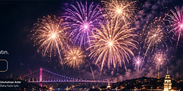 Havai fişeklerle gece kutlaması